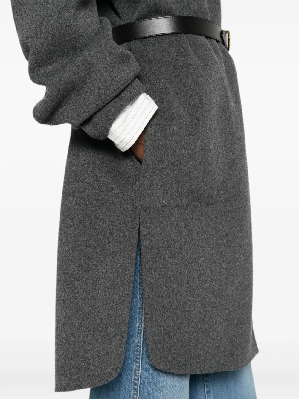 Long-sleeved coat with button placket