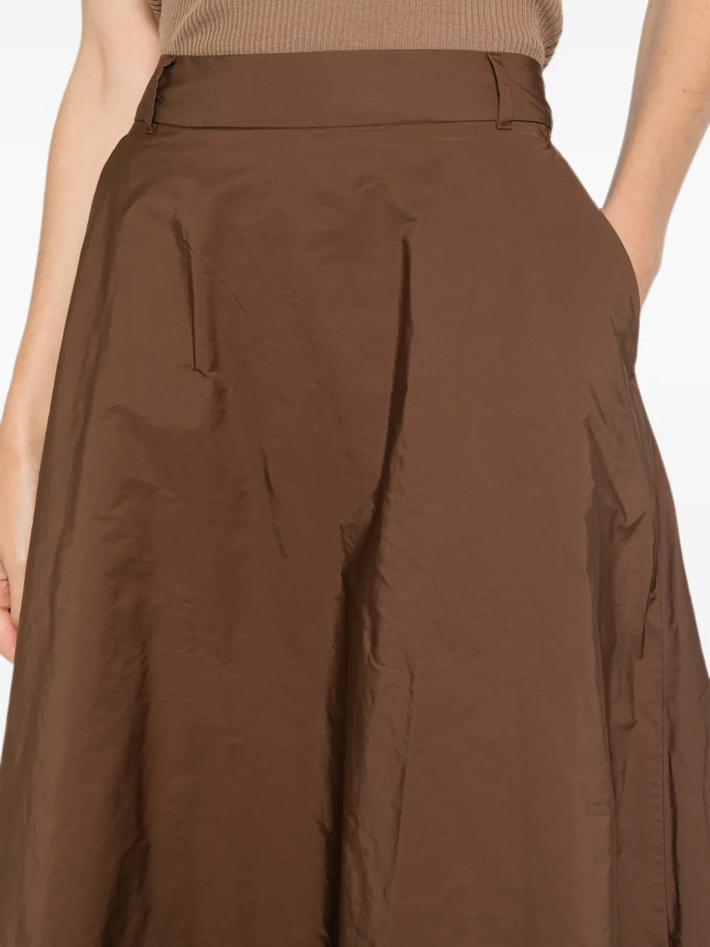 Maxi skirt with belt loops and flared cut