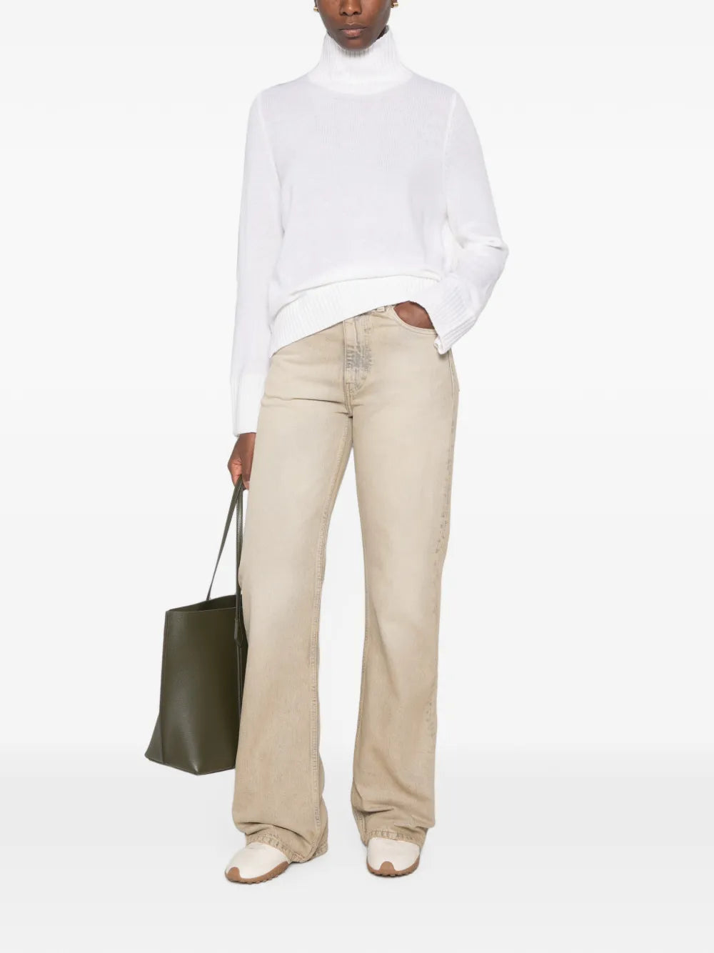 Turtleneck sweater with ribbed edges