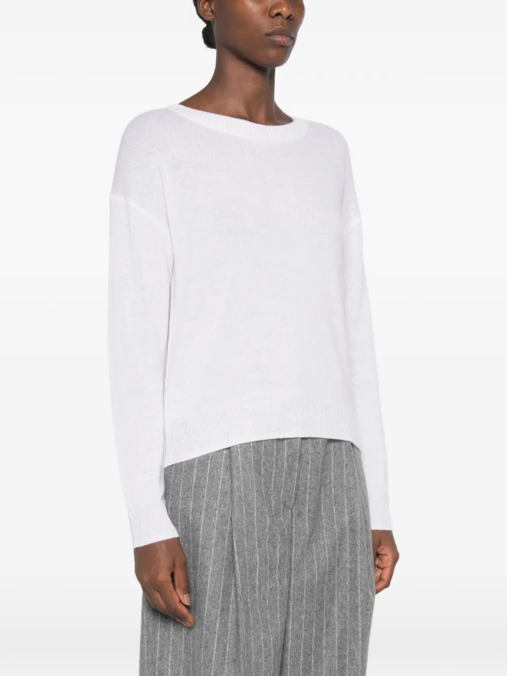 Fine knit sweater with dropped shoulders