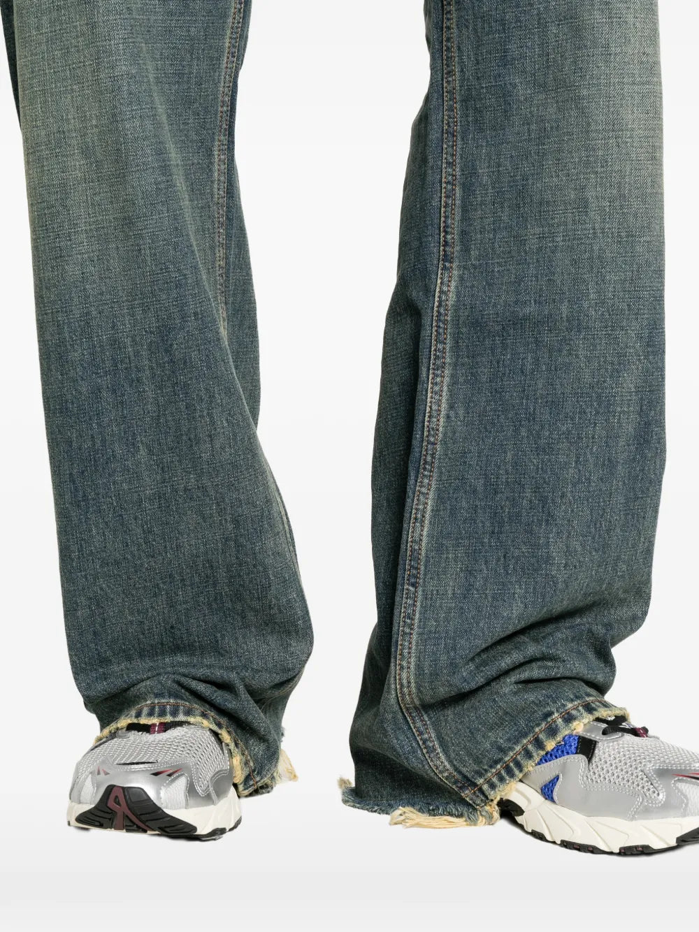 Wide-leg jeans with a distressed look