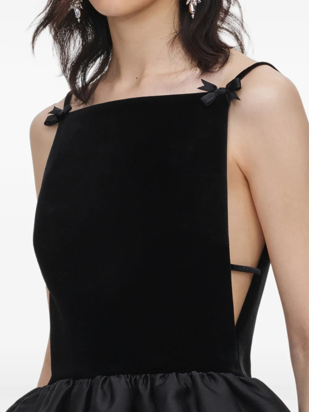Sametový top s peplum