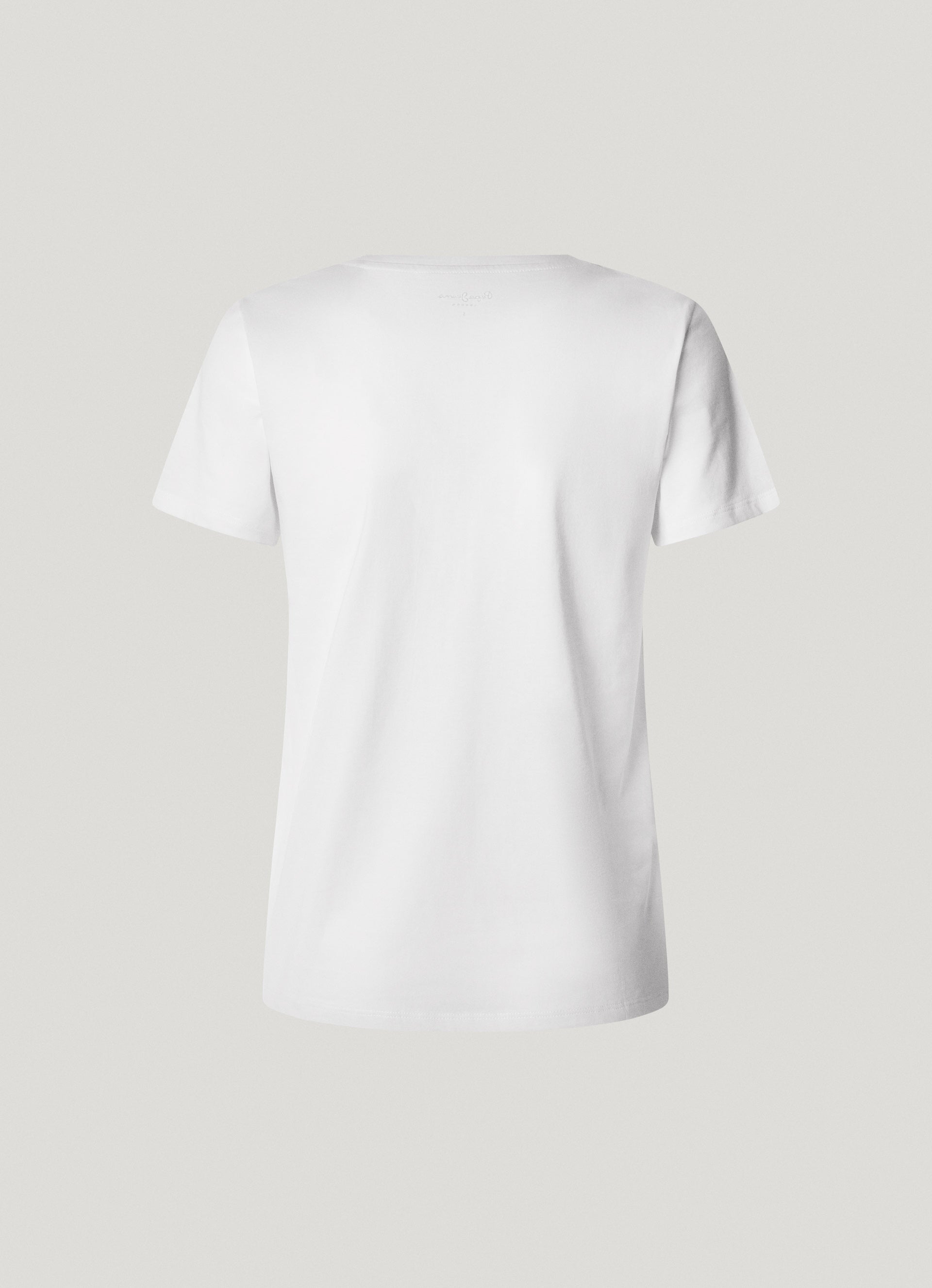 Macy T-shirt with V-neck
