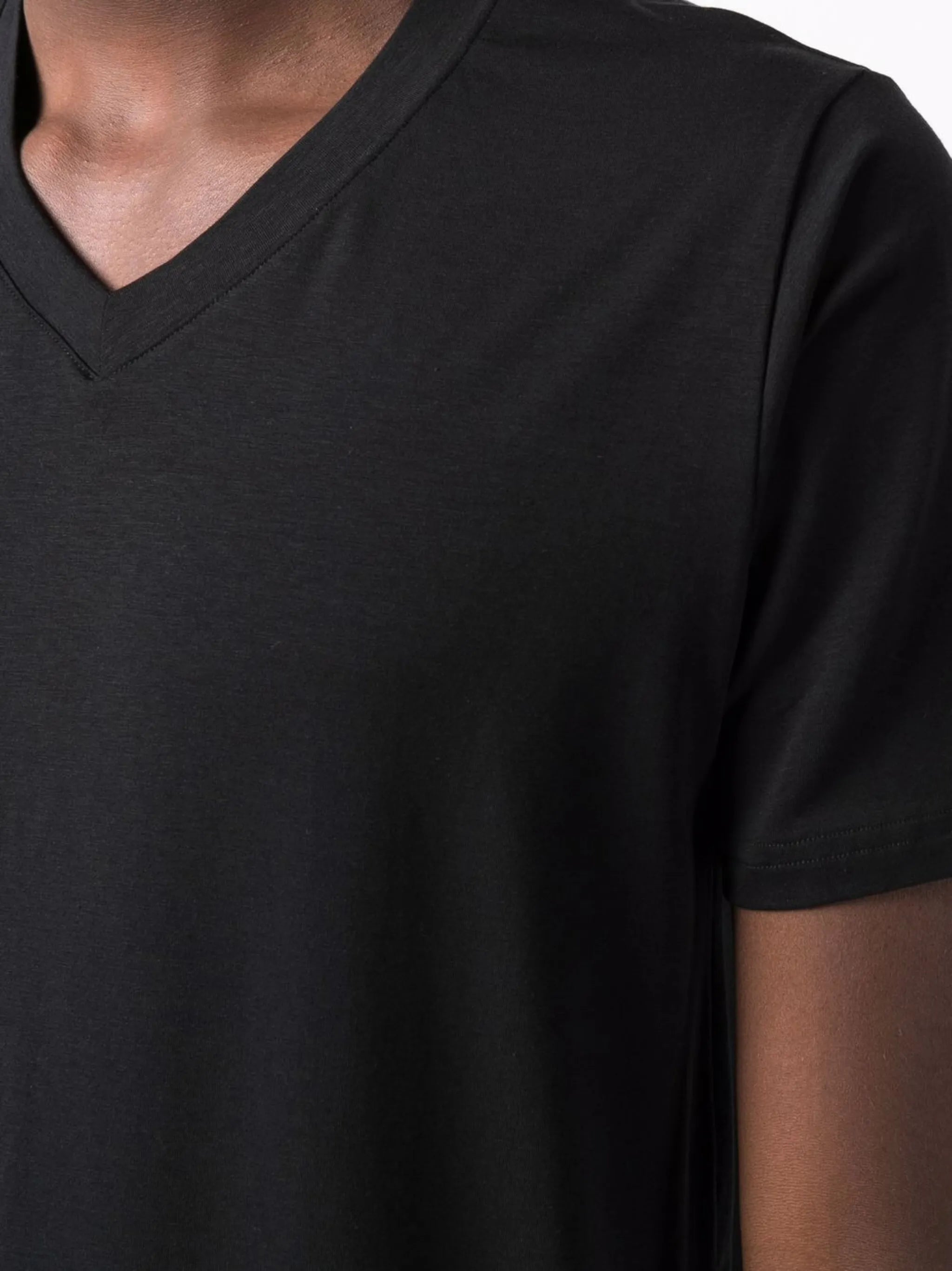 Narrow T-shirt with round neckline