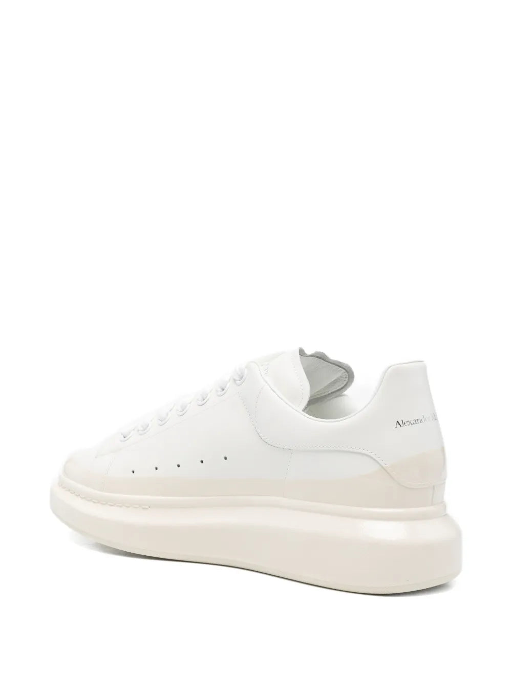 Sneakers with laces