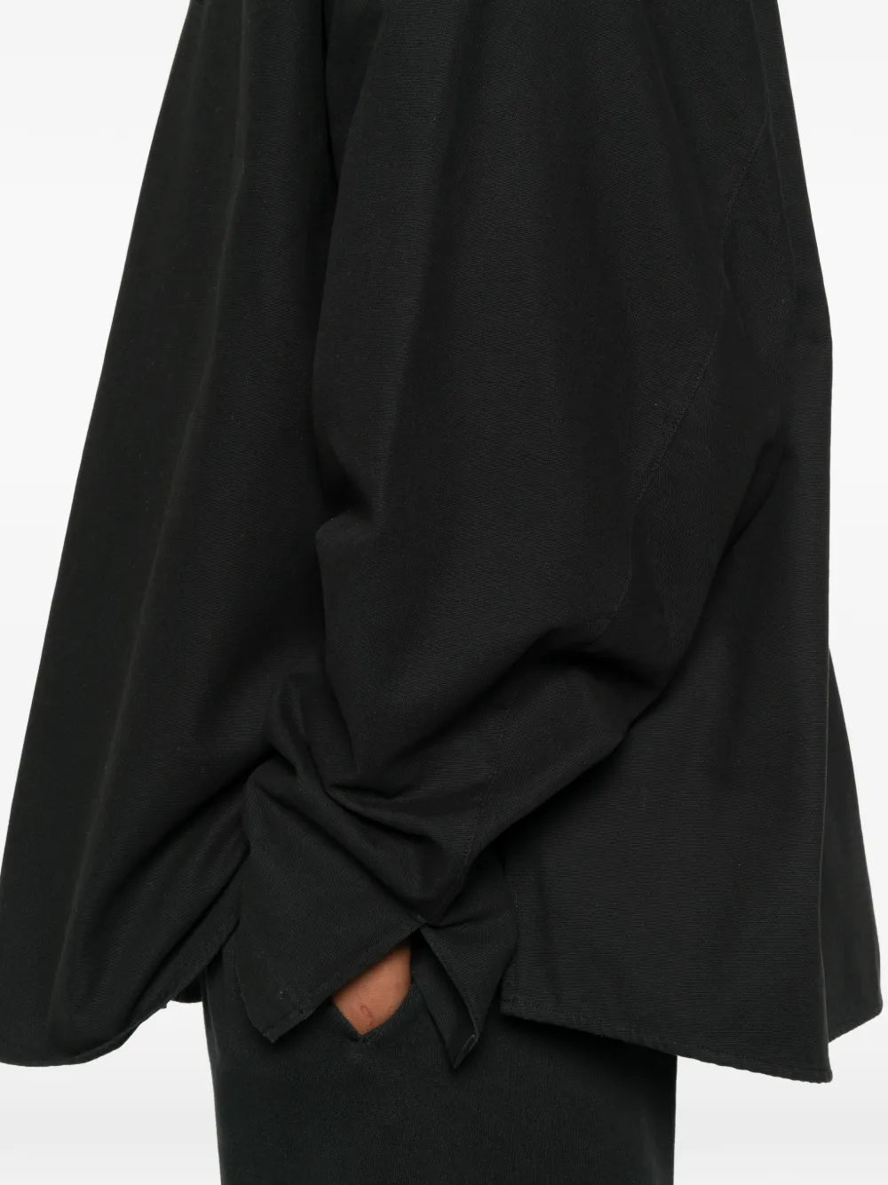 Shirt with snap button closure
