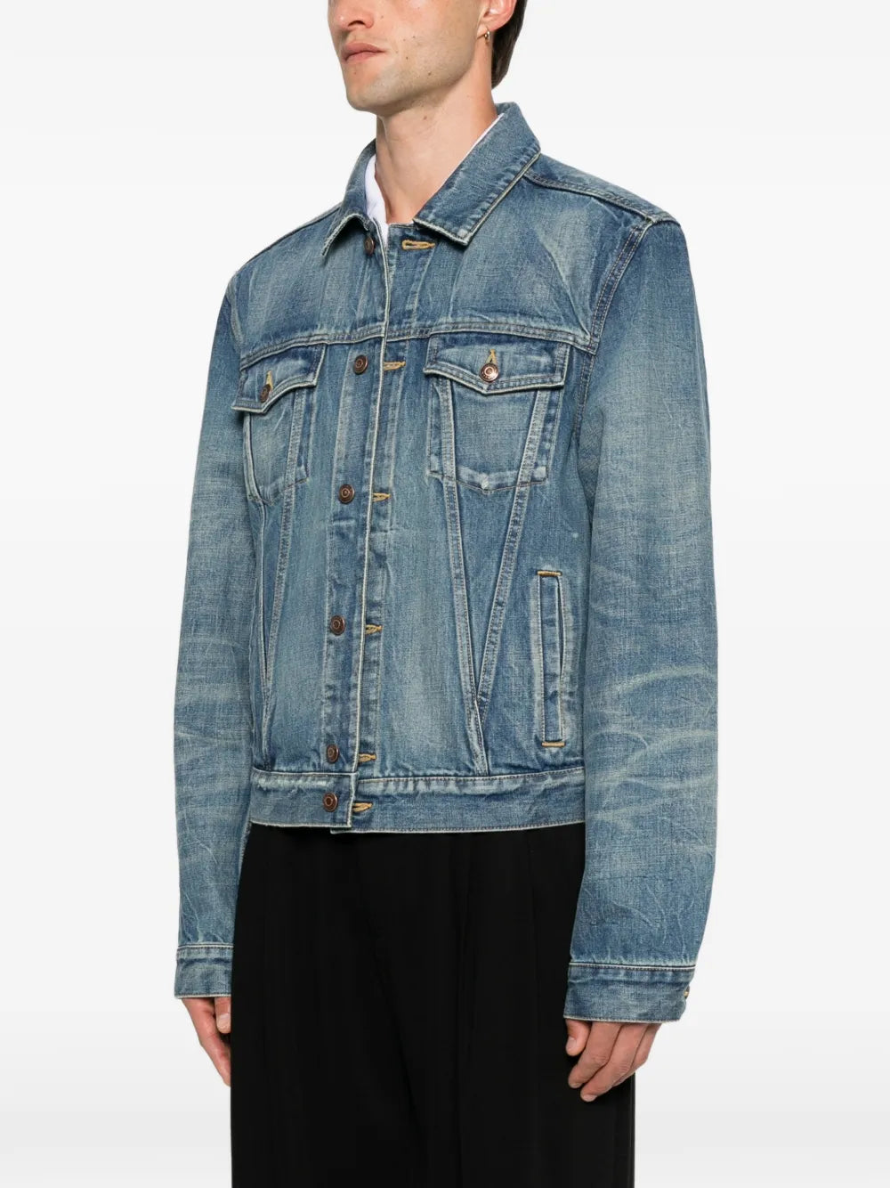 Vybledlá džínová bunda
