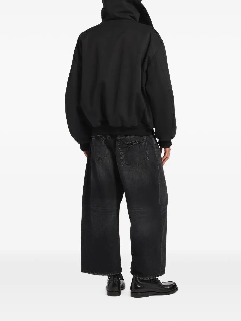Faded jeans in a distressed look