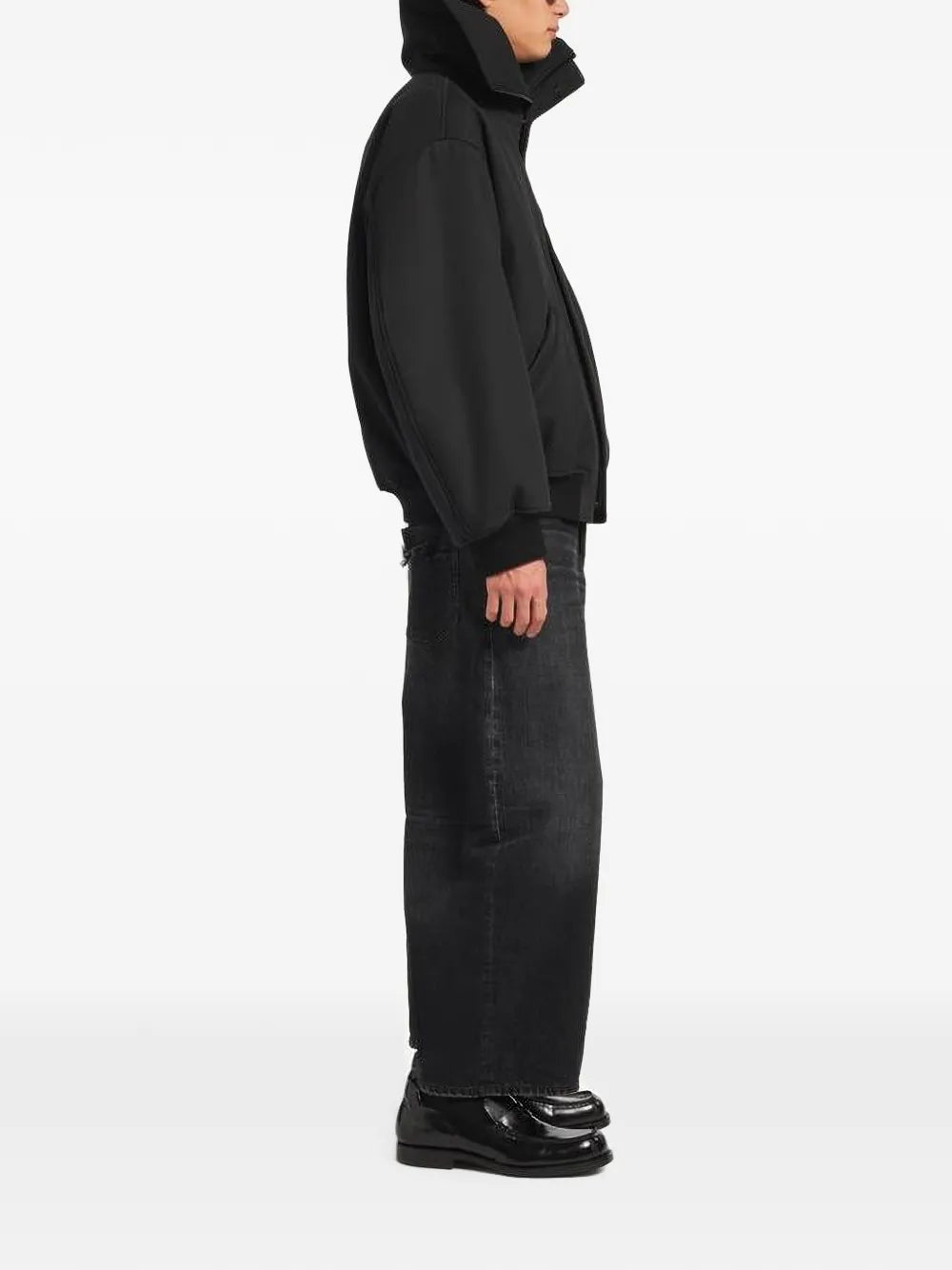 Faded jeans in a distressed look