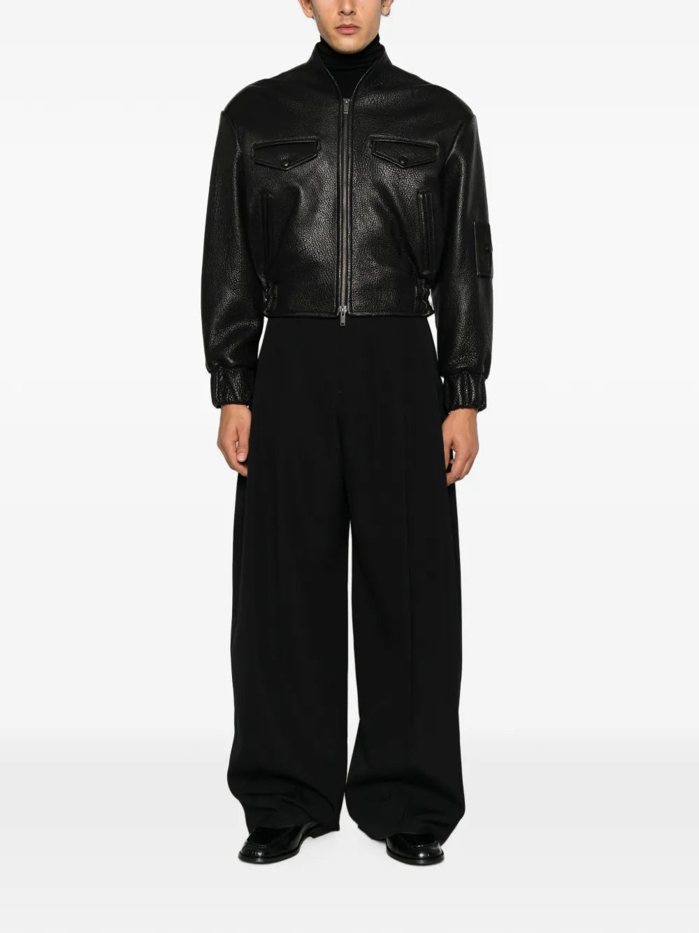 Wide-leg trousers with front pleats