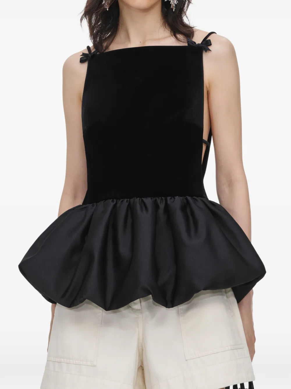 Sametový top s peplum
